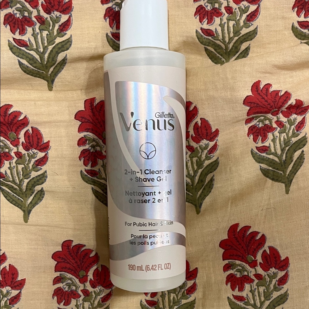 Gillette Venus Intimate Grooming 2 in 1 Cleanser and Shave Gel for Bikini NEW